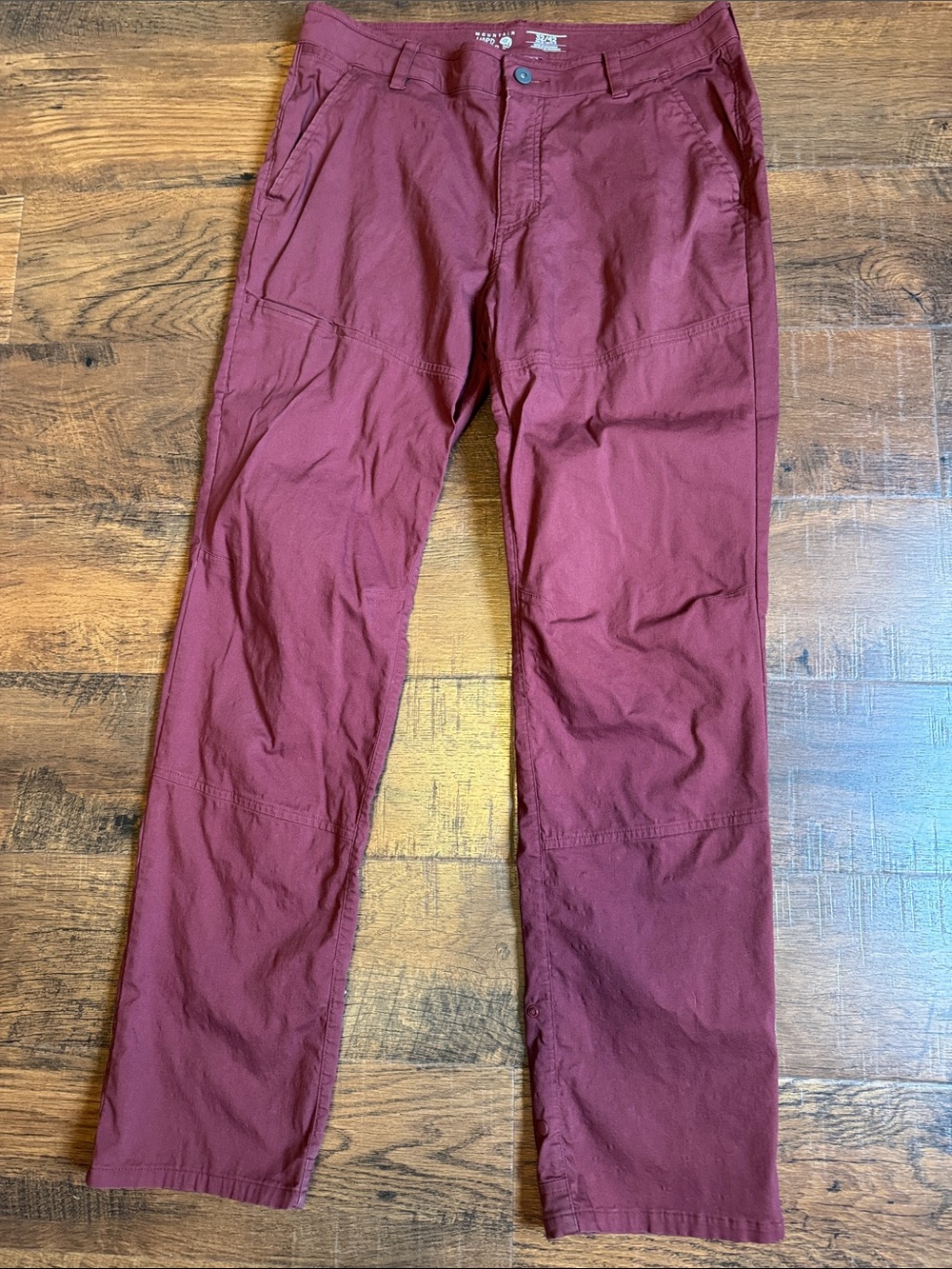 Very nice mens Mountain Hard Wear brand casual outdoorsman pants size 32W